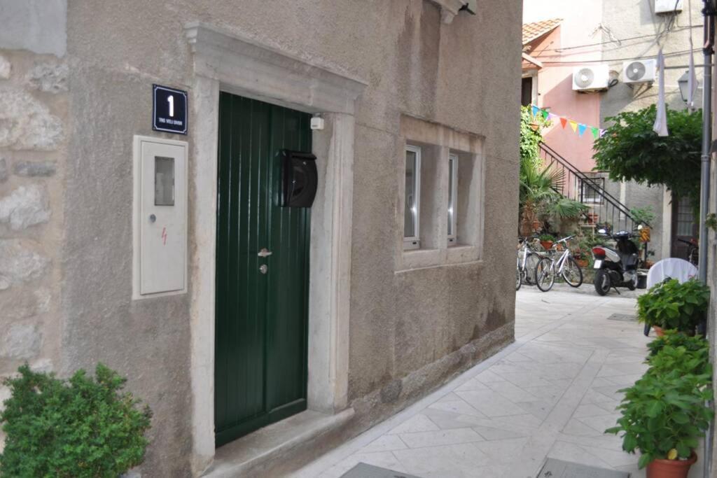 Apartment Veli Dvor Cres Exterior foto
