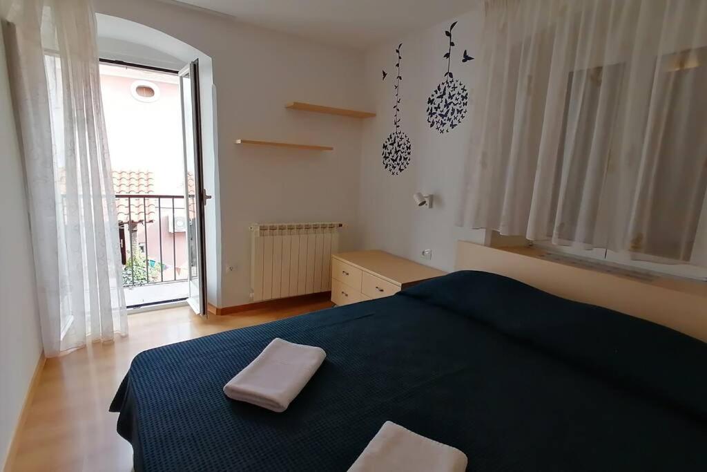 Apartment Veli Dvor Cres Exterior foto