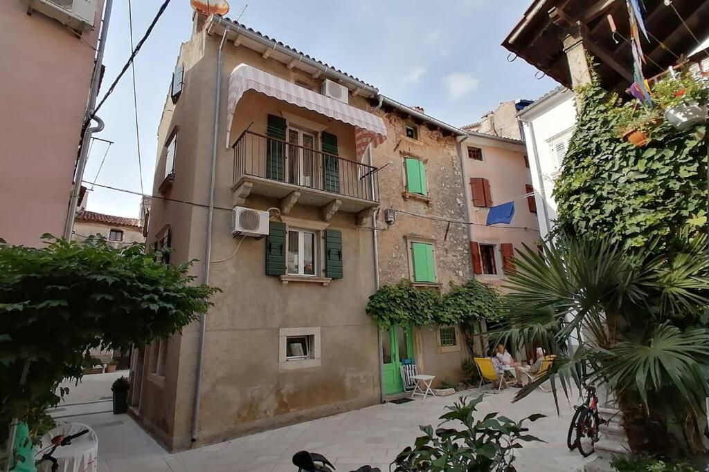 Apartment Veli Dvor Cres Exterior foto